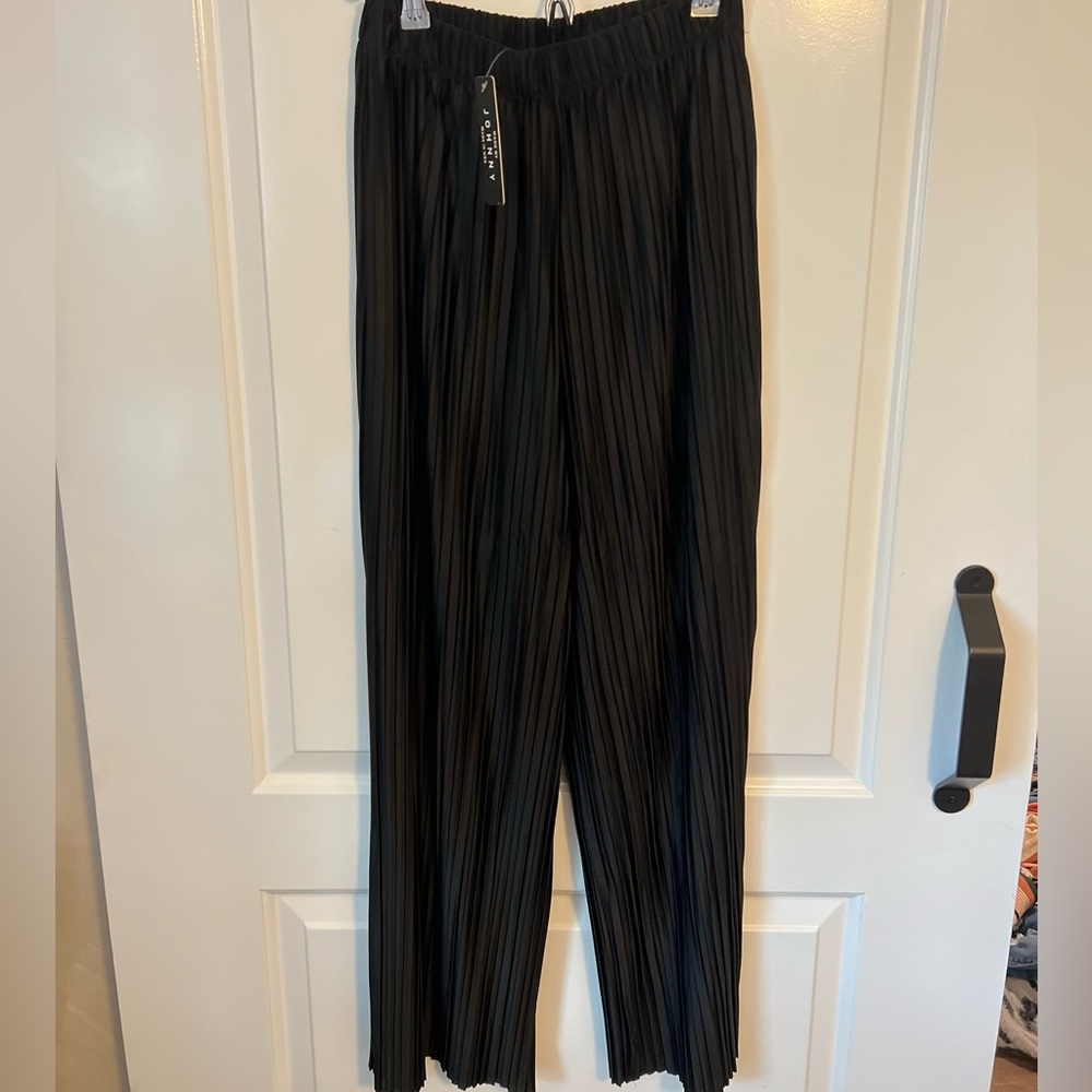 Black Flowy Pant